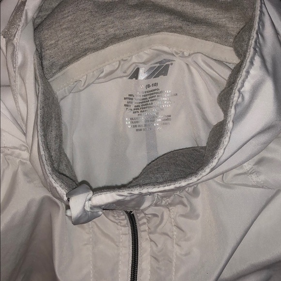 Windbreaker - Picture 3 of 3